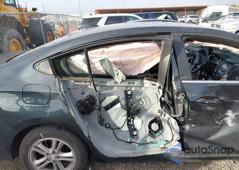 2018 Chevrolet Cruze Lt Auto from USA, damaged, VIN 1G1BE5SM9J7142940